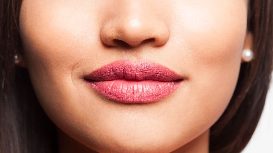 Cómo tener labios voluminosos.