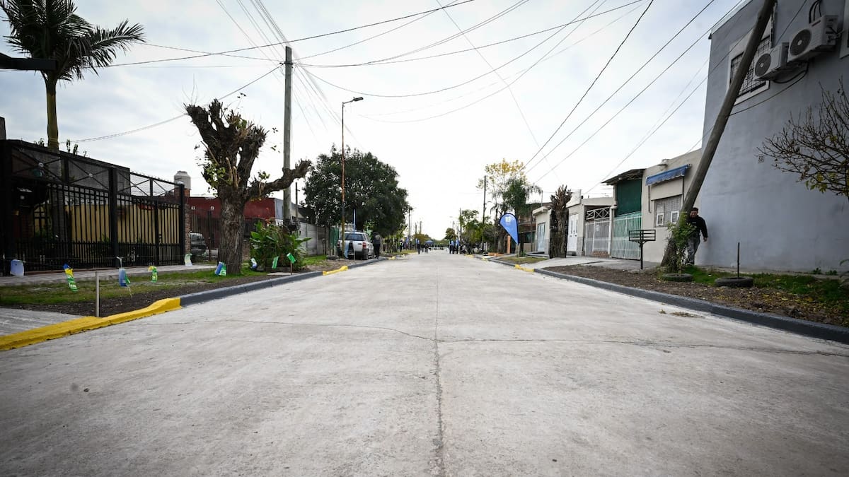 El intendente de Malvinas Argentinas Leonardo Nardini inauguró cinco nuevas cuadras en el barrio Rodríguez