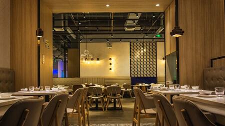 Restaurante vacío. Foto: NA.