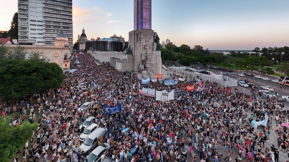 Marcha contra el DNU de Javier Milei. Foto: X