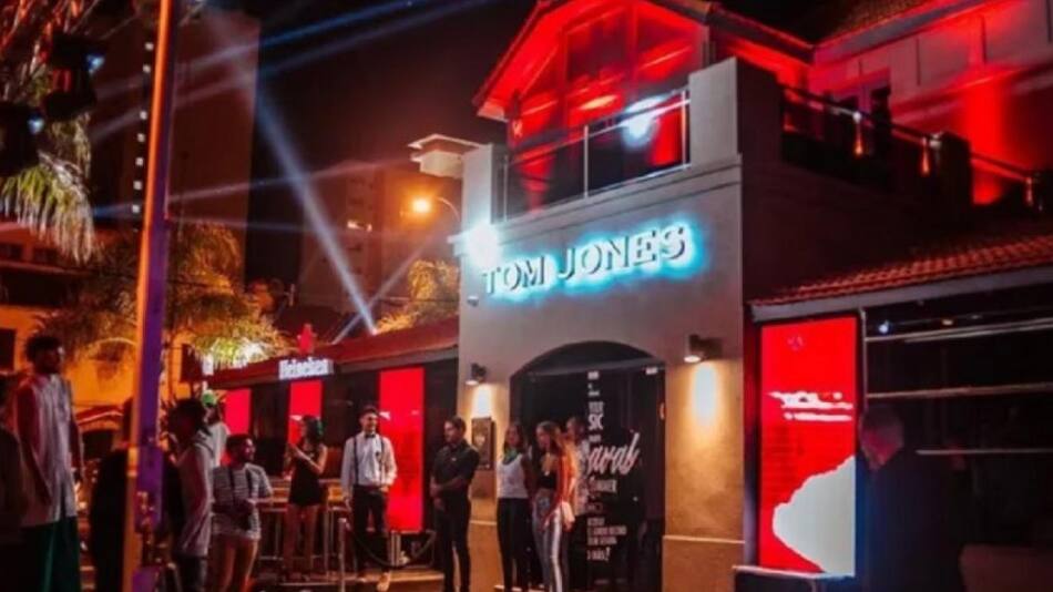 El boliche "Tom Jones", donde ocurrió la brutal golpiza de tres patovicas en Necochea. Foto: NA.