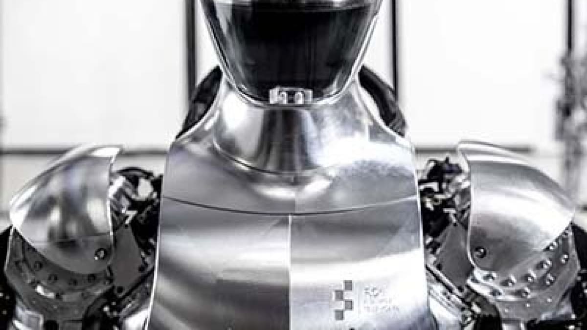 China aplica un “DNI” obligatorio a robots humanoides: es más largo que el de los humanos y ya registraron más de 28.000 unidades