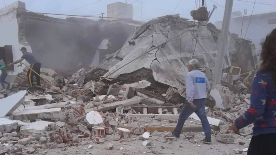 Explosión en casa de Córdoba. Foto: Facebook FM CONVIVIENDO 106.3 OLIVA.
