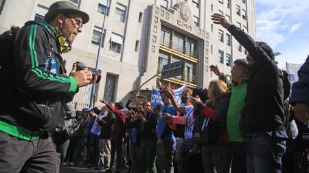 Protesta en la 9 de Julio: más de 10 detenidos tras incidentes con la Policía