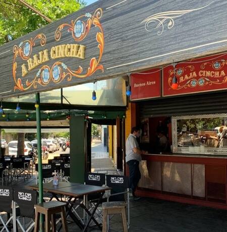 A Raja Chicha, bodegón. Fuente: Instagram @arajachicha