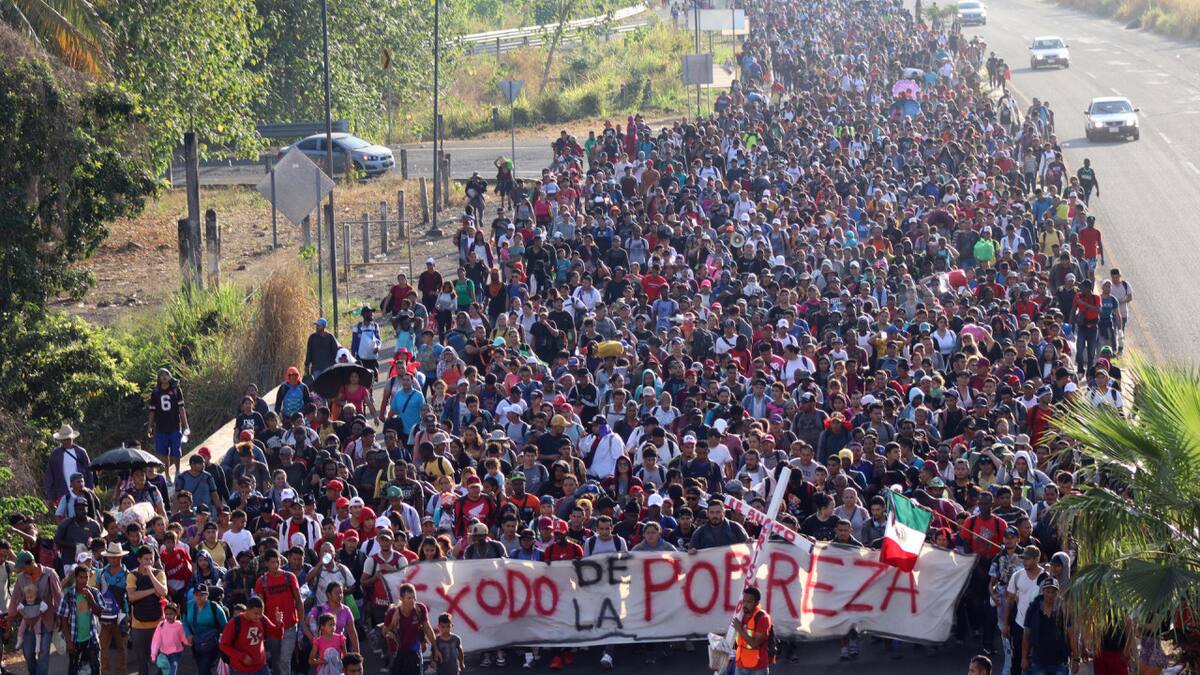 Sale de México una caravana de más de 10.000 migrantes rumbo a EE.UU. EFE