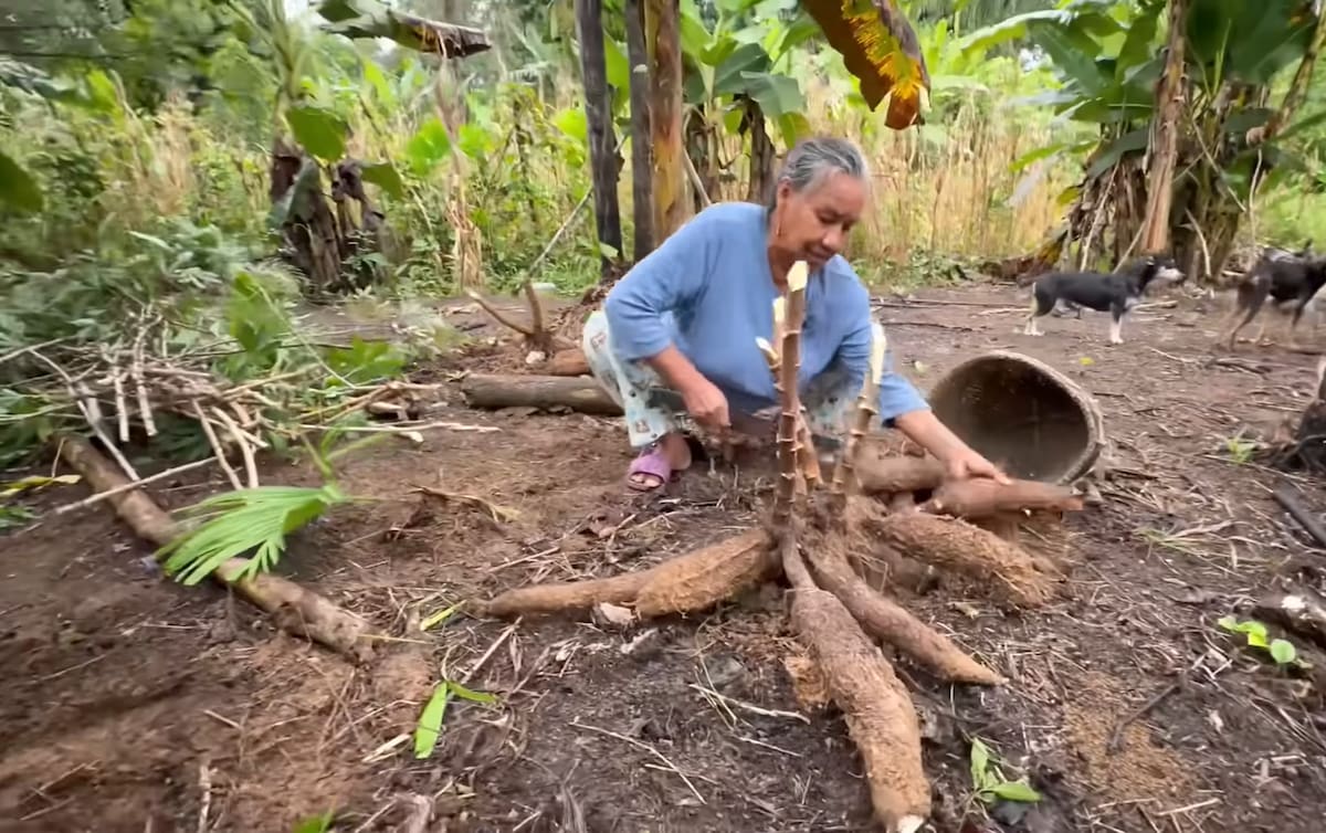 Rosa y Sixto en una zona aislada de la Amazonía ecuatoriana.