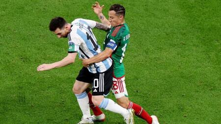 Lionel Messi y Guardado, Argentina vs México. Foto: REUTERS