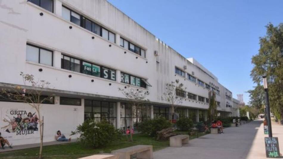 Universidad de La Plata, sede Humanidades. Foto: NA.