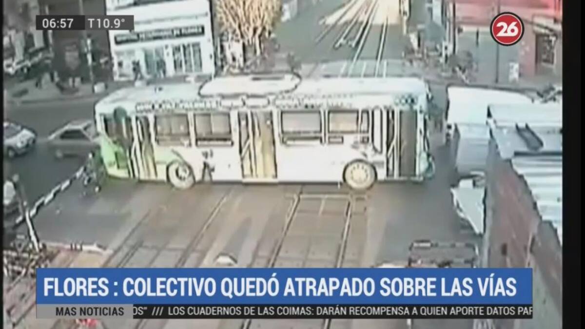 Colectivo entre vías - Flores