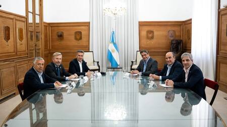 Mesa de diálogo federal con los gobernadores Frigerio, Zdero y Cornejo.