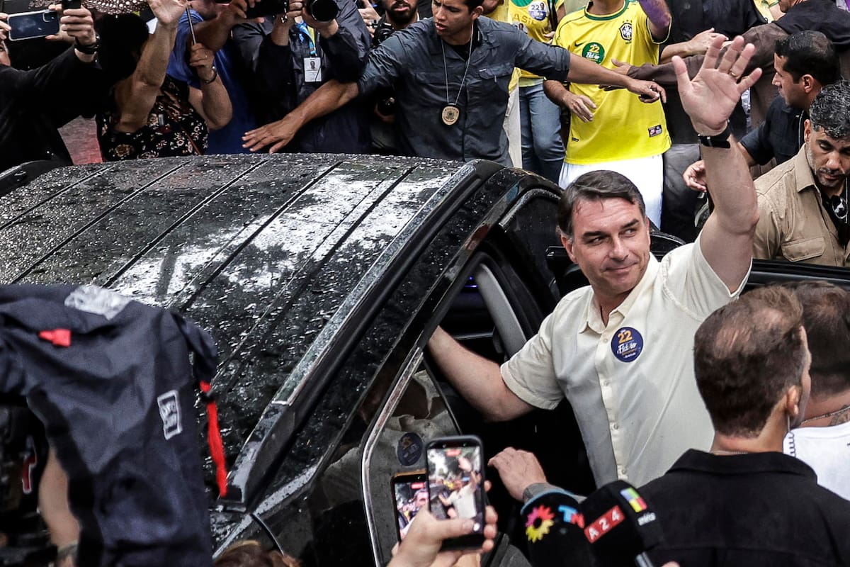 Flávio Bolsonaro.