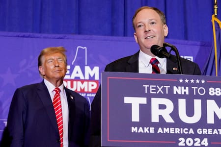 Lee Zeldin junto a Donald Trump. Foto: Reuters.