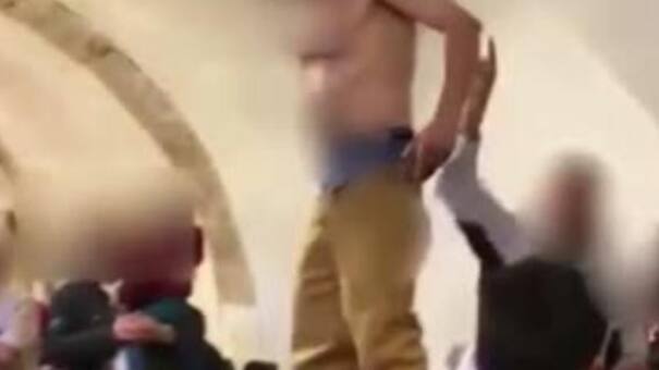 Video: evento religioso terminó con striptease de invitado