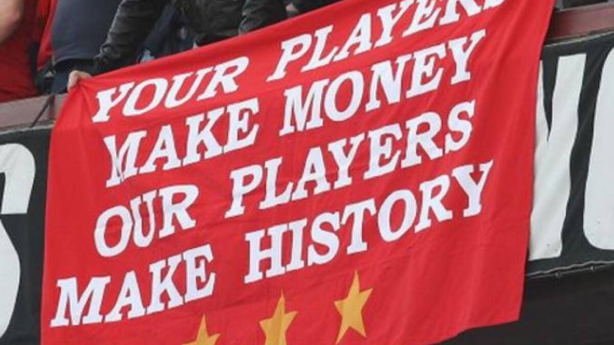 Hinchas del Manchester United contra Superliga europea