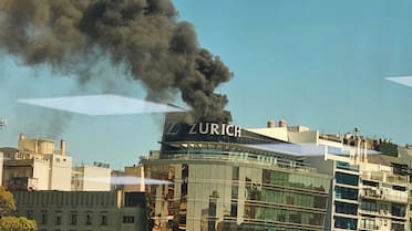 Incendio en Retiro: fuego y humo en la terraza de un importante edificio