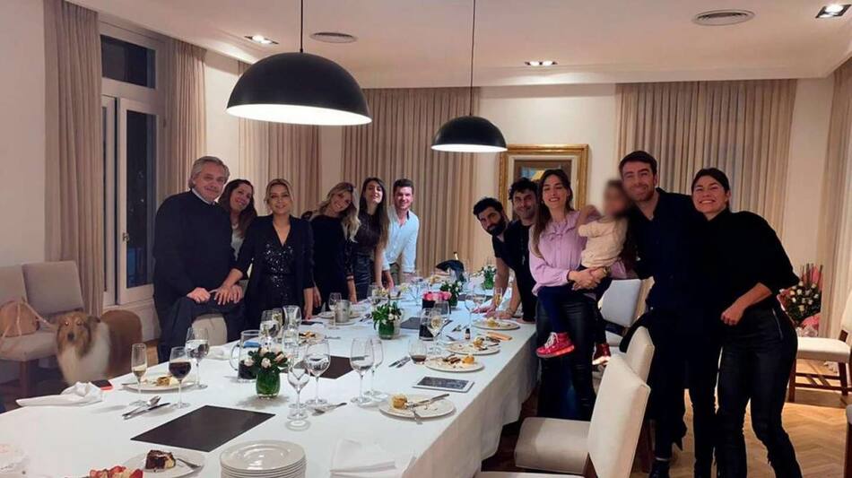 La polémica foto del cumpleaños de la primera dama en julio de 2020, durante la plena restricción de la cuarentena