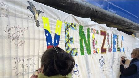 Mural en la Embajada Venezolana en Argentina. Foto: Gabriel Bastidas