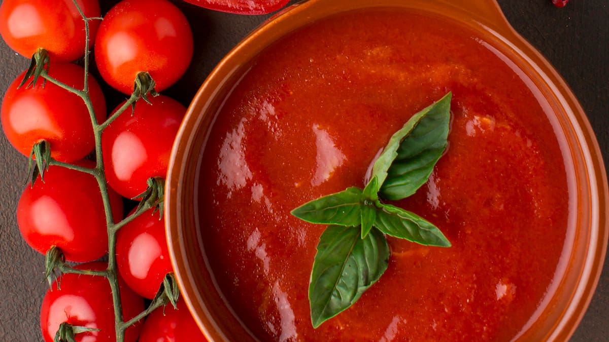 Donato de Sanctis revela el secreto para una mejor salsa de tomate.