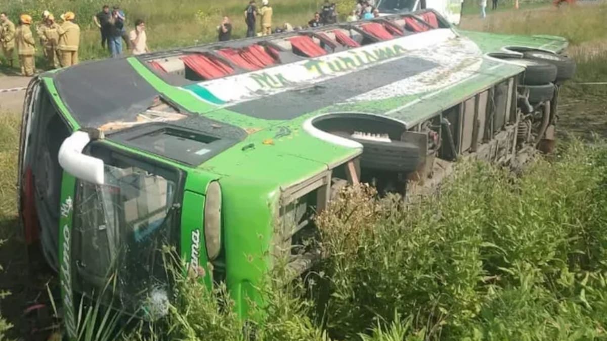 Vuelco fatal en la Ruta 2: el chofer del micro fue detenido e imputado por homicidio culposo