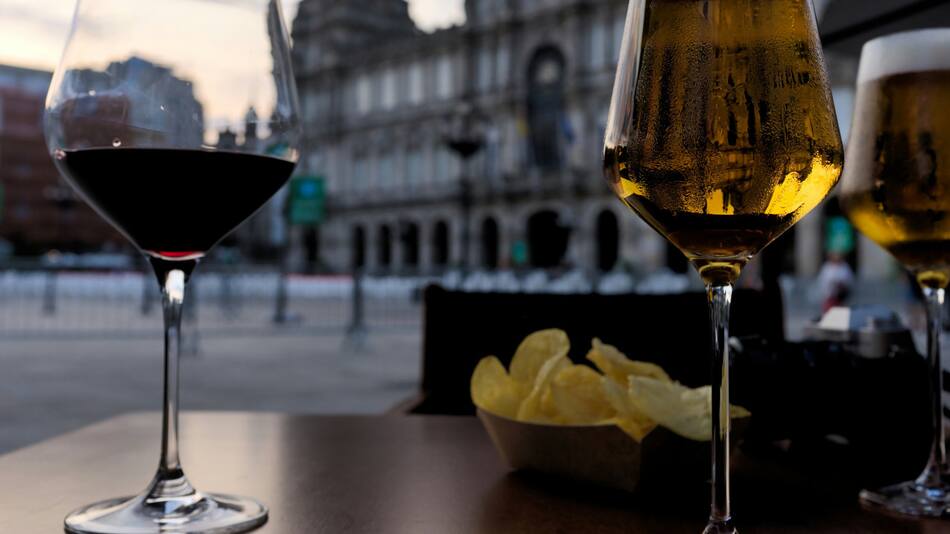 Consumo de vino y cerveza. Foto: Unsplash.