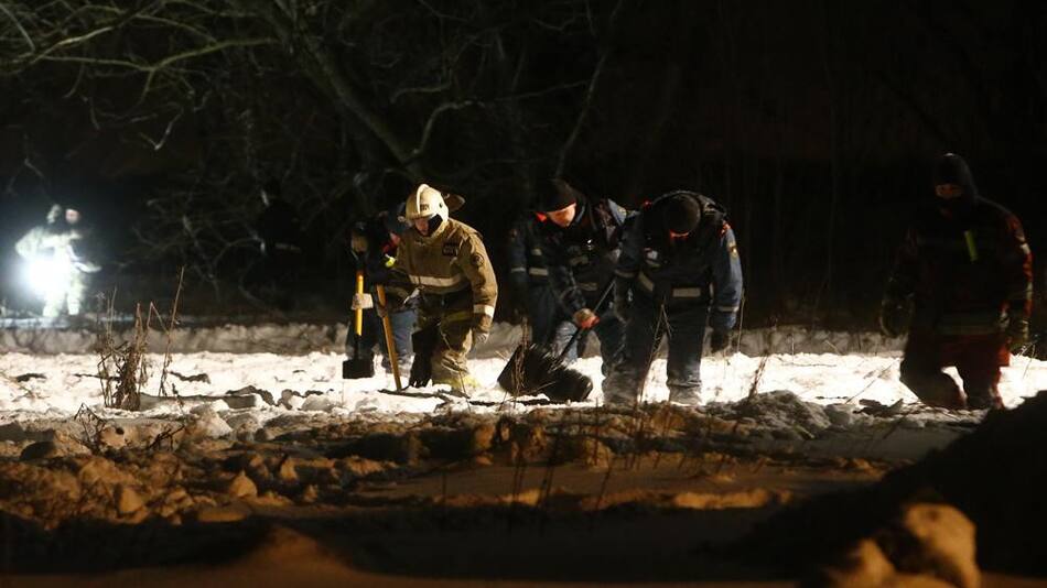 Búsqueda de muertos - Avión accidentado en Rusia (Reuters)