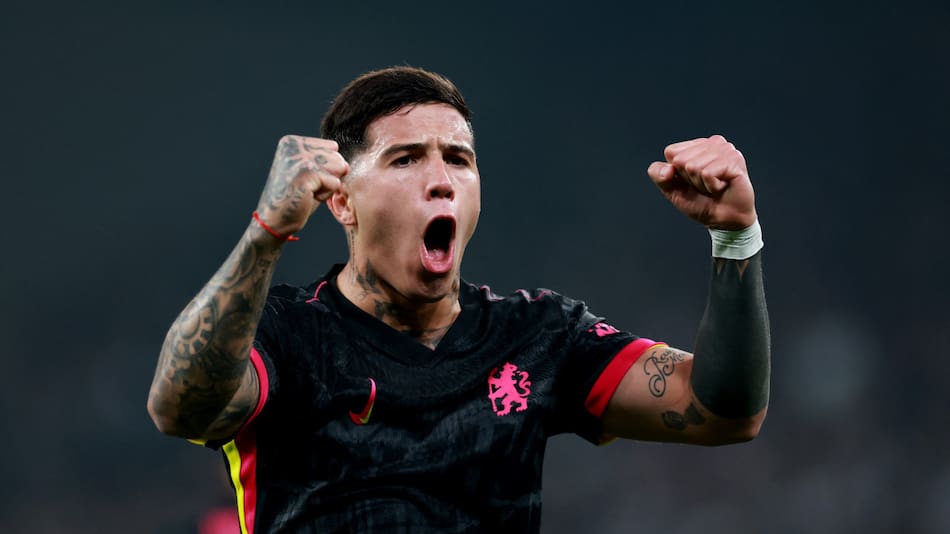 Enzo Fernández, autor de un gol en la victoria del Chelsea. Foto: Reuters/Andrew Boyers