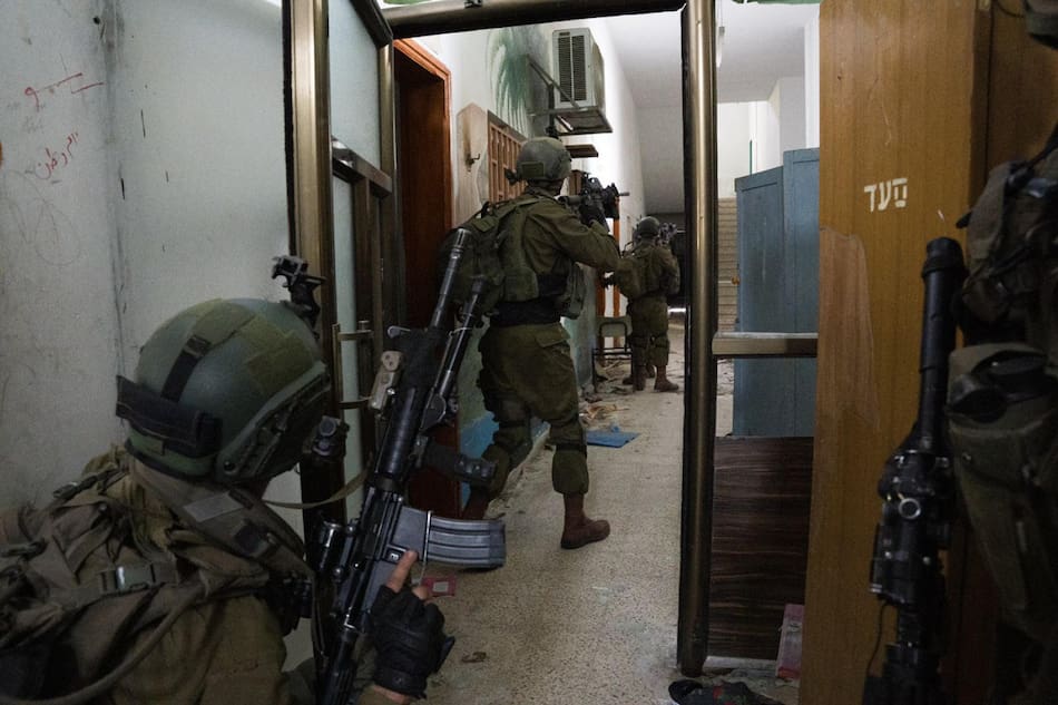 Operaciones del Ejército israelí en el Hospital Al Shifa de Gaza. Foto: EFE.