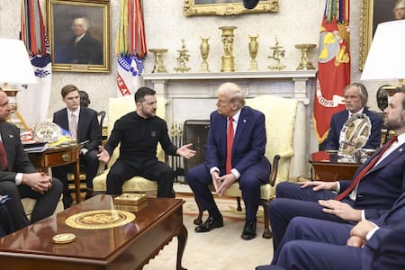 Pelea entre Donald Trump y Volodimir Zelenski. Foto: EFE/Jim Lo Scalzo