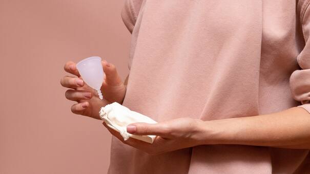 Inesperada conexión: el ciclo menstrual podría estar influenciado por el ciclo lunar, según expertos