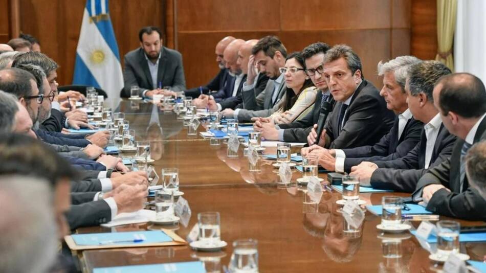 Massa pide a empresarios bajar inflación Foto NA