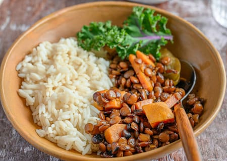 Guiso de lentejas. foto: Unsplash.