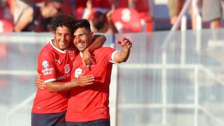 Cecilio Dominguez y Silvio Romero en Independiente. Foto: NA.