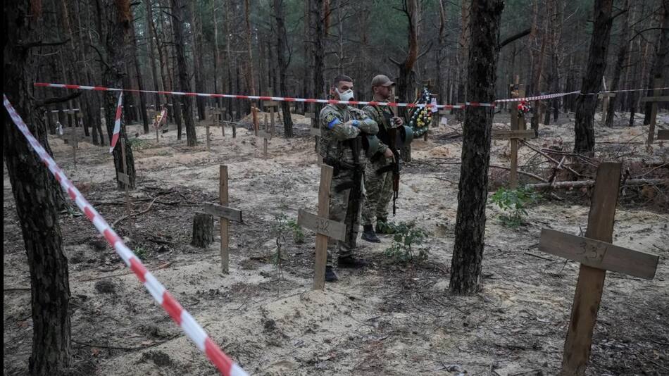 Fosa común hallada en Ucrania_Reuters