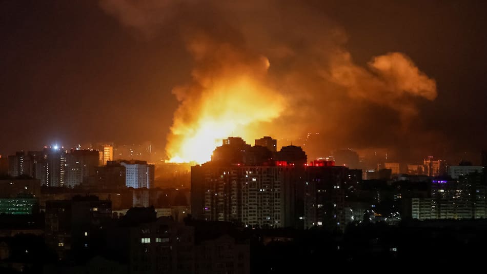 Consecuencias de los ataques de Rusia en Kiev, capital de Ucrania. Foto: Reuters/Thomas Peter.