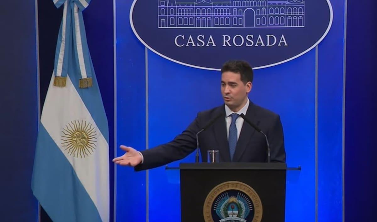 Adrián Ravier vocero presidencial