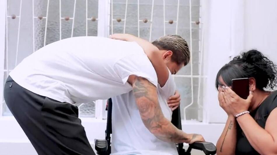 Maluma y el niño. Foto: captura de video.