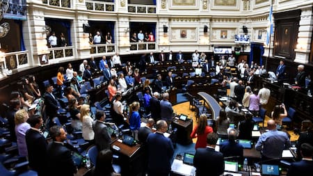 Debate en la Legislatura bonaerense por la Ley Impositiva y endeudamiento. Foto: Telam.