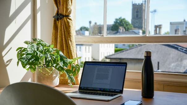 Una de cada tres empresas planea eliminar el “home office” en 2026 con el objetivo de mejorar su productividad