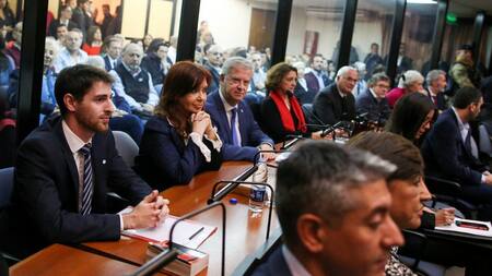 Cristina Kirchner en el banquillo de la causa Vialidad (Reuters)