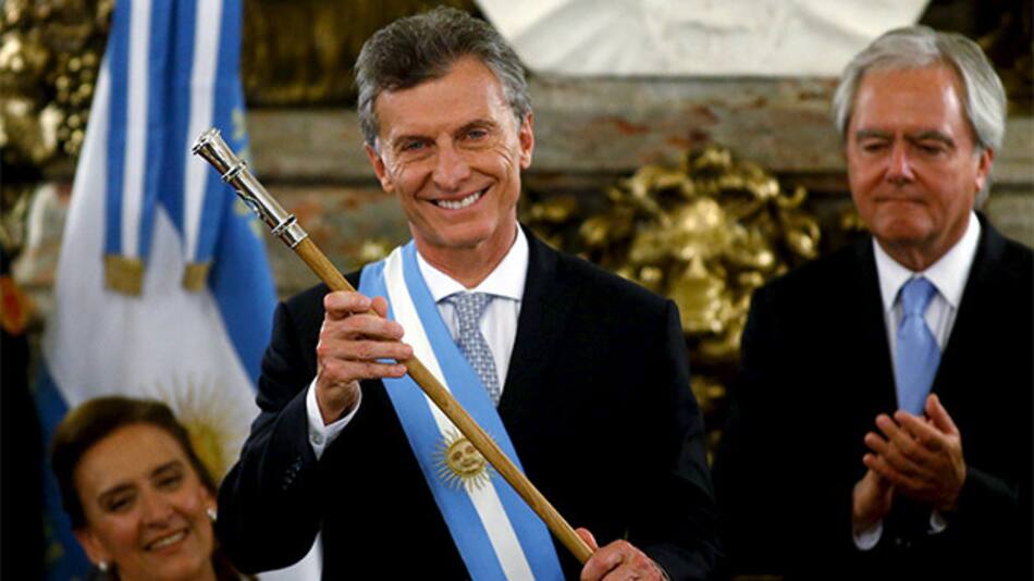 Macri con atributos (Reuters)