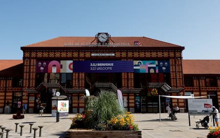 La estación de Saint-Etienne, afectada por el ataque. Foto: Reuters.