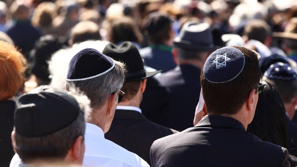 80° aniversario de la liberación del campo de concentración nazi de Bergen-Belsen. Foto: Reuters/Liesa Johannssen