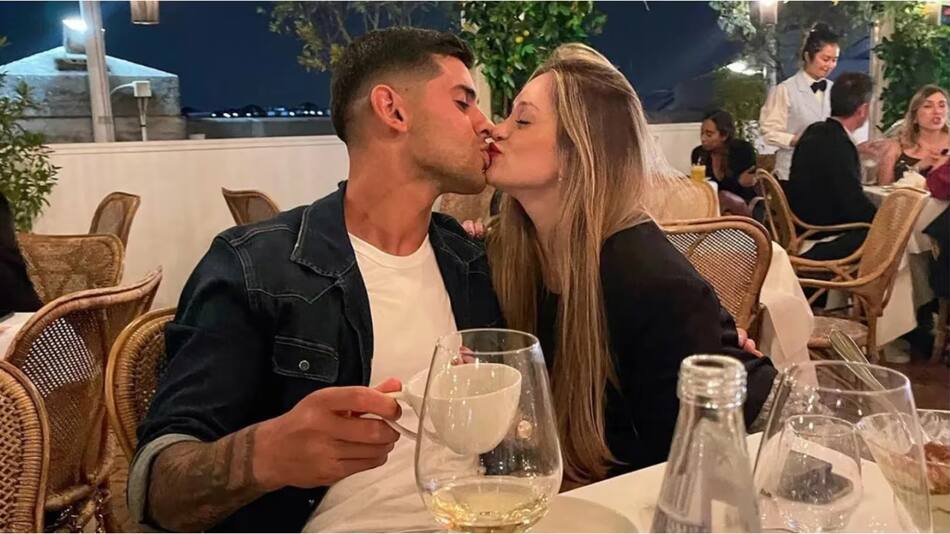 El Cuti Romero junto a su esposa, Karen Cavaller. Foto: Instagram @cutiromero2