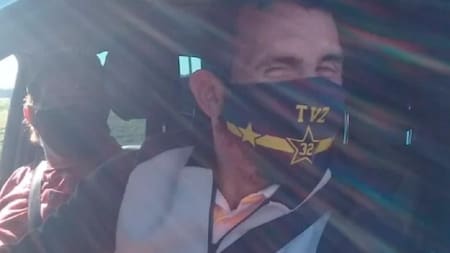 Tevez quiso entrar a jugar al golf a Tandil, lo frenaron en control vehicular