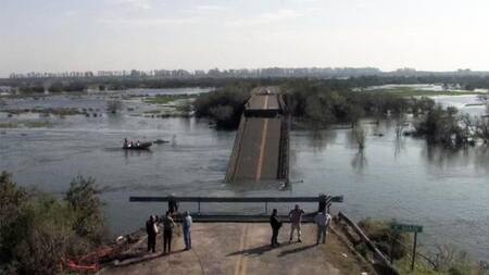 Sigue búsqueda desesperada de hombre que cayó a río en Corrientes