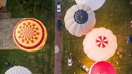 Así se vive desde arriba Buenos Aires Flota, el festval de globos aerostáticos.