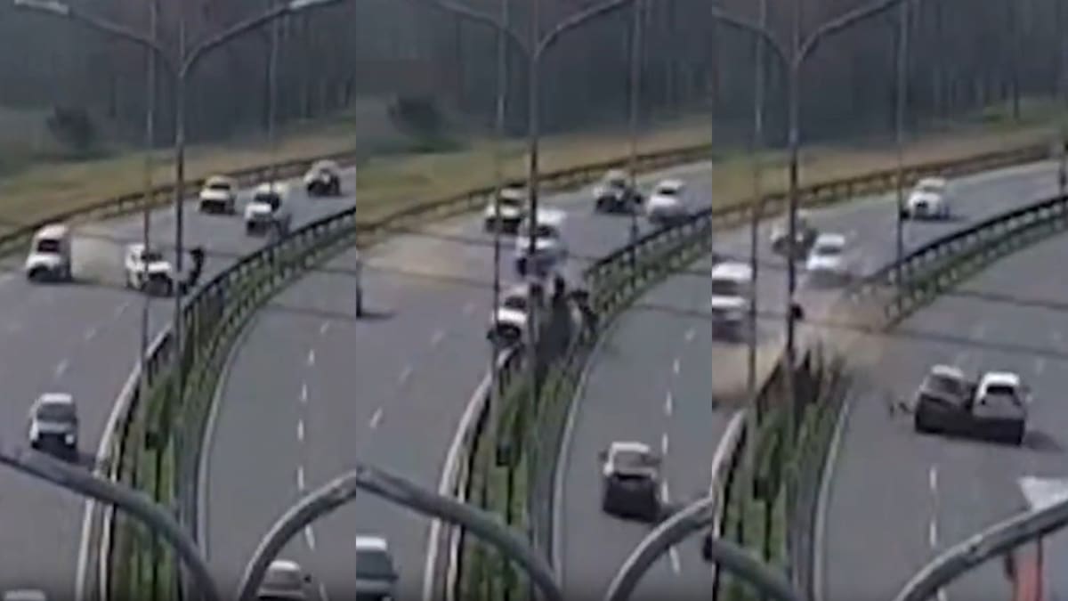 Un conductor ebrio chocó una moto y la hizo volar sobre el guardarraíl: el impactante video