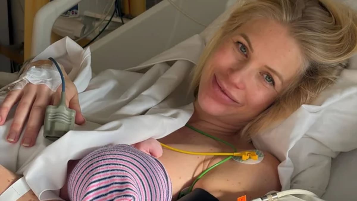 Daniela Christiansson, pareja de Maxi López, con su hijo Lando.