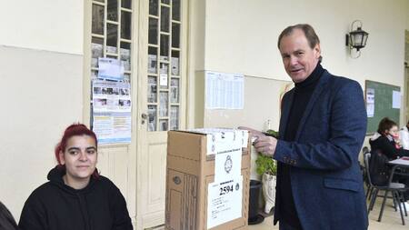 Votación de Gustavo Bordet en Entre Ríos. Foto: @bordet.